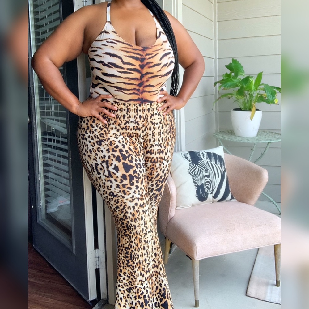 3X stretch Leopard flare leggings